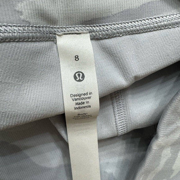LULULEMON WHITE CAMO LEGGINGS - Picture 3 of 3